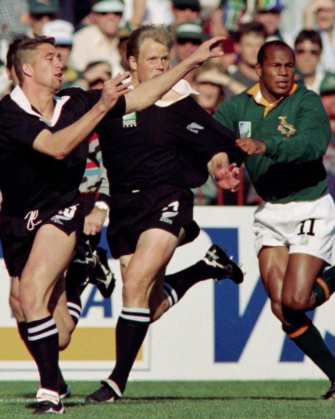 ラグビーリーグ・ワールドカップさんのインスタグラム写真 - (ラグビーリーグ・ワールドカップInstagram)「The last time New Zealand met South Africa in a #RWCFinal 🏆  #RWC2023 | #NZLvRSA | #RWC1995」10月22日 23時04分 - rugbyworldcup