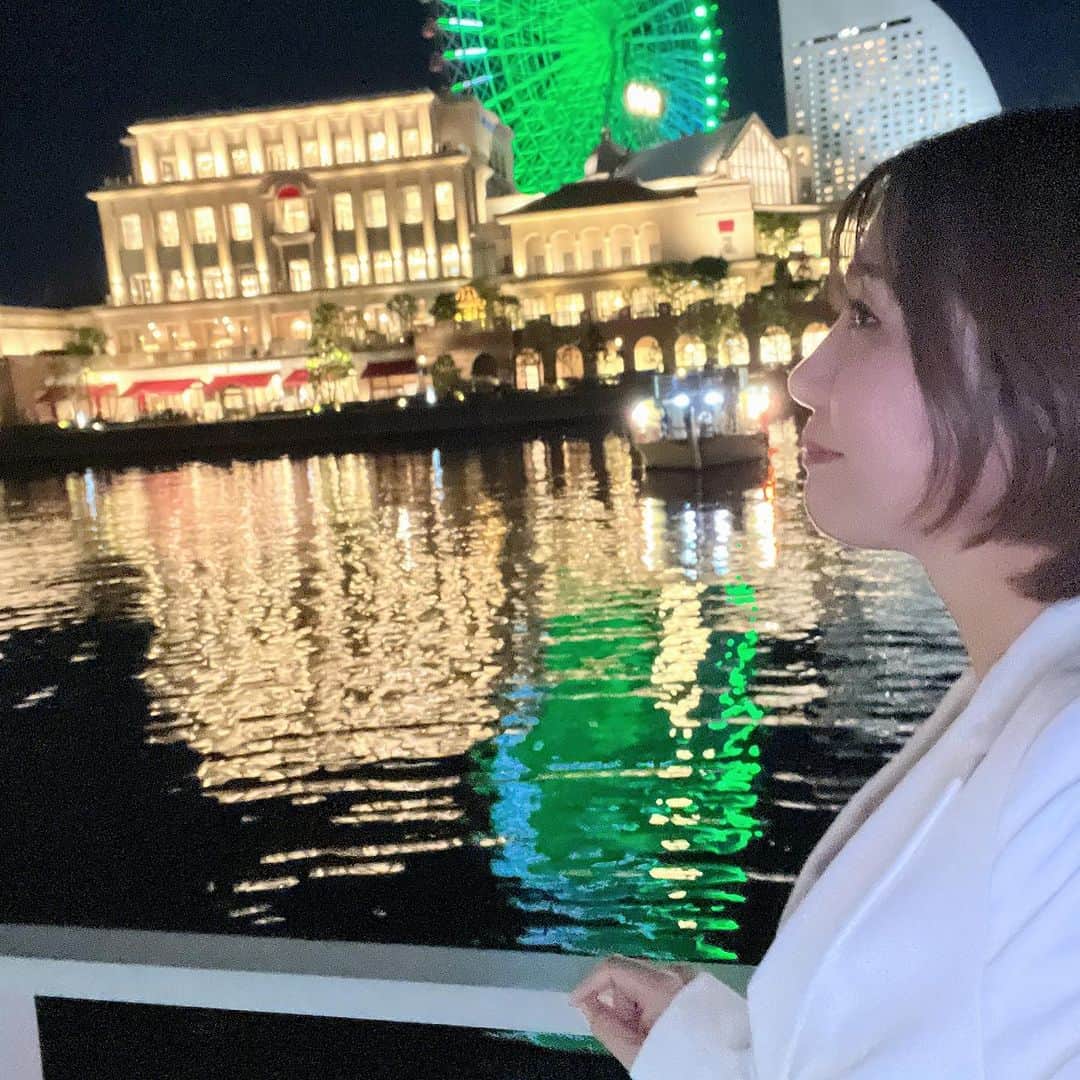 千葉あやのインスタグラム：「. 本日は屋形船での、ものまねショー🎤✨ マーチンRYO さんと✨  バタバタしてて、お写真撮れず😭💦💦  お客様、とーってもノリの良い方々、大盛り上がり頂き嬉しかったです🥹🩵  もちろんマーチンRYOさんのお陰です🥹👏  デッキから見る横浜の夜景は最高🌃✨ 何枚撮るんだ状態すみません😂  色んなアドバイスも頂いて、また次に繋げられるよう頑張ります💪✨  ありがとうございました💐😊✨  #ものまね #マーチンRYO さん #鈴木雅之さんものまね #坂本彩 #坂本彩ものまね」