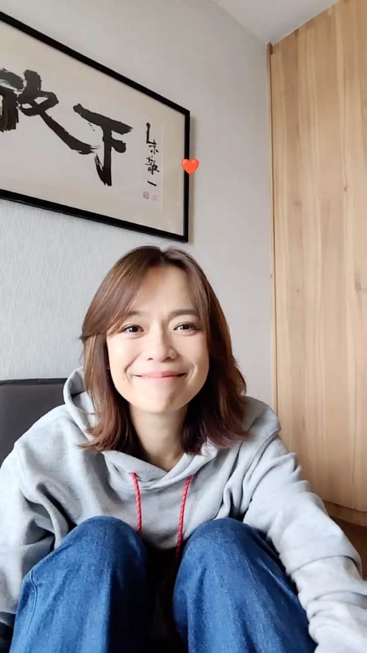 フェリシア・チェンのインスタグラム：「Sharing some reflections that i had recently❤ 分享最近的一些领悟😘  最近的你，还好吗？#玲听 #❤️」