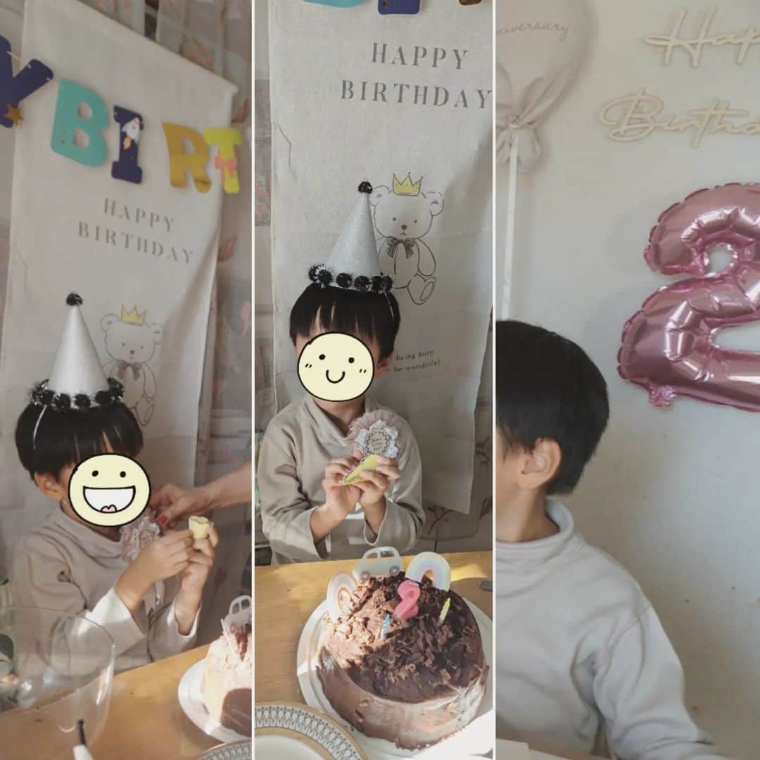 宮田愛子のインスタグラム：「今日はジイタンお手製のケーキで 次男の2歳のお誕生日会…でしたが、 主役の帽子もバッジも次男が号泣して嫌がり なぜか長男が着用😂  プレゼントもよくわかってないので長男が受け取り、 ケーキのろうそくも消していました。笑  頑張ってアニバーサリーの飾り付けをするも、 写真には5歳児ばかりが写っている🤣 次男は机の角でもくもくとケーキを食べていた… （彼はそこに興味が集中している。笑） 最近ハマッているのはおままごと🍴  兄弟で性格が全然違って、 おおらかで物おじせず、食欲旺盛の弟。 君が家に来てくれて、我が家はますます 笑い声が絶えなくなったよ！  2人育児は大変さ2倍、でも笑顔も2倍です☺️」