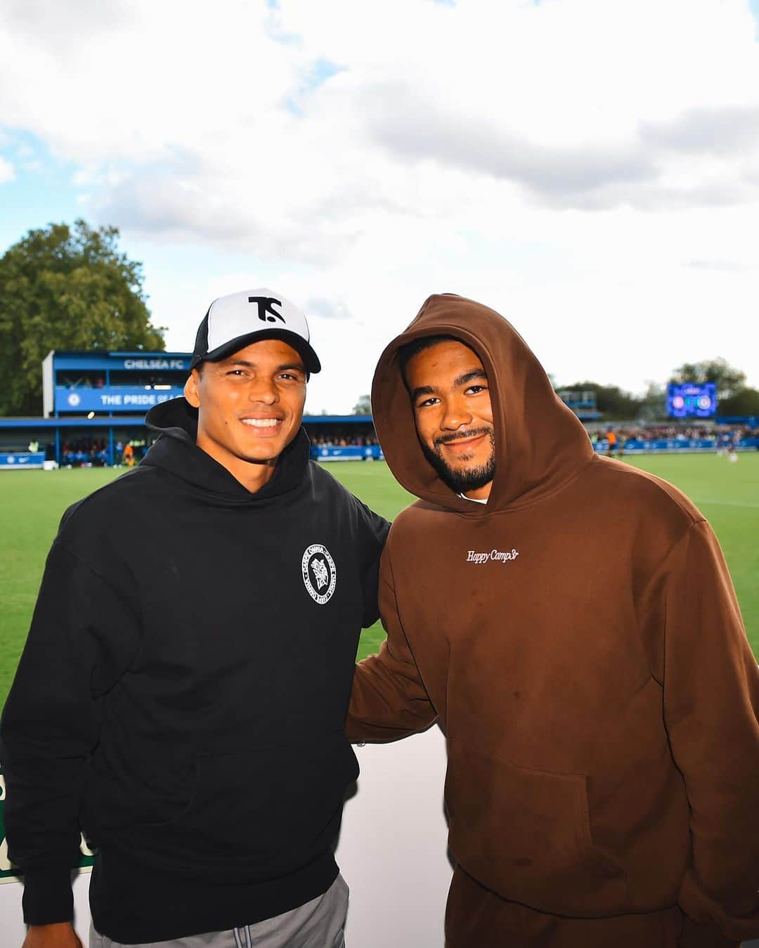 チェルシーFCさんのインスタグラム写真 - (チェルシーFCInstagram)「Supporting the Blues today! 💙」10月22日 23時21分 - chelseafc