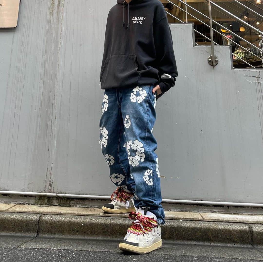 RINKAN渋谷店さんのインスタグラム写真 - (RINKAN渋谷店Instagram)「. 《 DENIMTEARS 》  color:white blue ⁡ －－－－－－－－－－ー－－－－－－－－－－－－－－  商品の詳細につきましてはDM、又はお電話にてお問い合わせ下さい。 ⁡ DMやお電話からの郵送販売も可能です。 ⁡ ショッピングローンなど各種お支払い方法もご用意しておりますのでご相談下さい。 ⁡ International shipping is available. Please contact us though DM. ⁡ ⁡ 〈RINKAN SHIBUYA〉 TEL：03-5458-3050 LINE ID：@283swjhf」10月22日 23時26分 - rinkan_shibuya