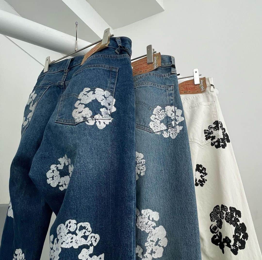 RINKAN渋谷店のインスタグラム：「. 《 DENIMTEARS 》  color:white blue ⁡ －－－－－－－－－－ー－－－－－－－－－－－－－－  商品の詳細につきましてはDM、又はお電話にてお問い合わせ下さい。 ⁡ DMやお電話からの郵送販売も可能です。 ⁡ ショッピングローンなど各種お支払い方法もご用意しておりますのでご相談下さい。 ⁡ International shipping is available. Please contact us though DM. ⁡ ⁡ 〈RINKAN SHIBUYA〉 TEL：03-5458-3050 LINE ID：@283swjhf」