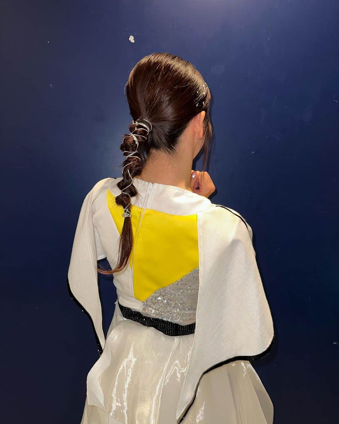 真山りかさんのインスタグラム写真 - (真山りかInstagram)「. ⁡ #オケラディスコ2023 会場の皆さんもニコ生でご覧いただいた皆さんも ありがとうございました！ ⁡ 初の試みでしたが、歌っていると心地よく たくさんの愛に助けられて なんとか皆さんにお届けできました🫶🥺 ⁡ 配信では10/29まで タイムシフト視聴できますので ぜひご覧くださいね〜☺️ ⁡ #まやまにあ ⁡ .」10月22日 23時28分 - ma_yama_official