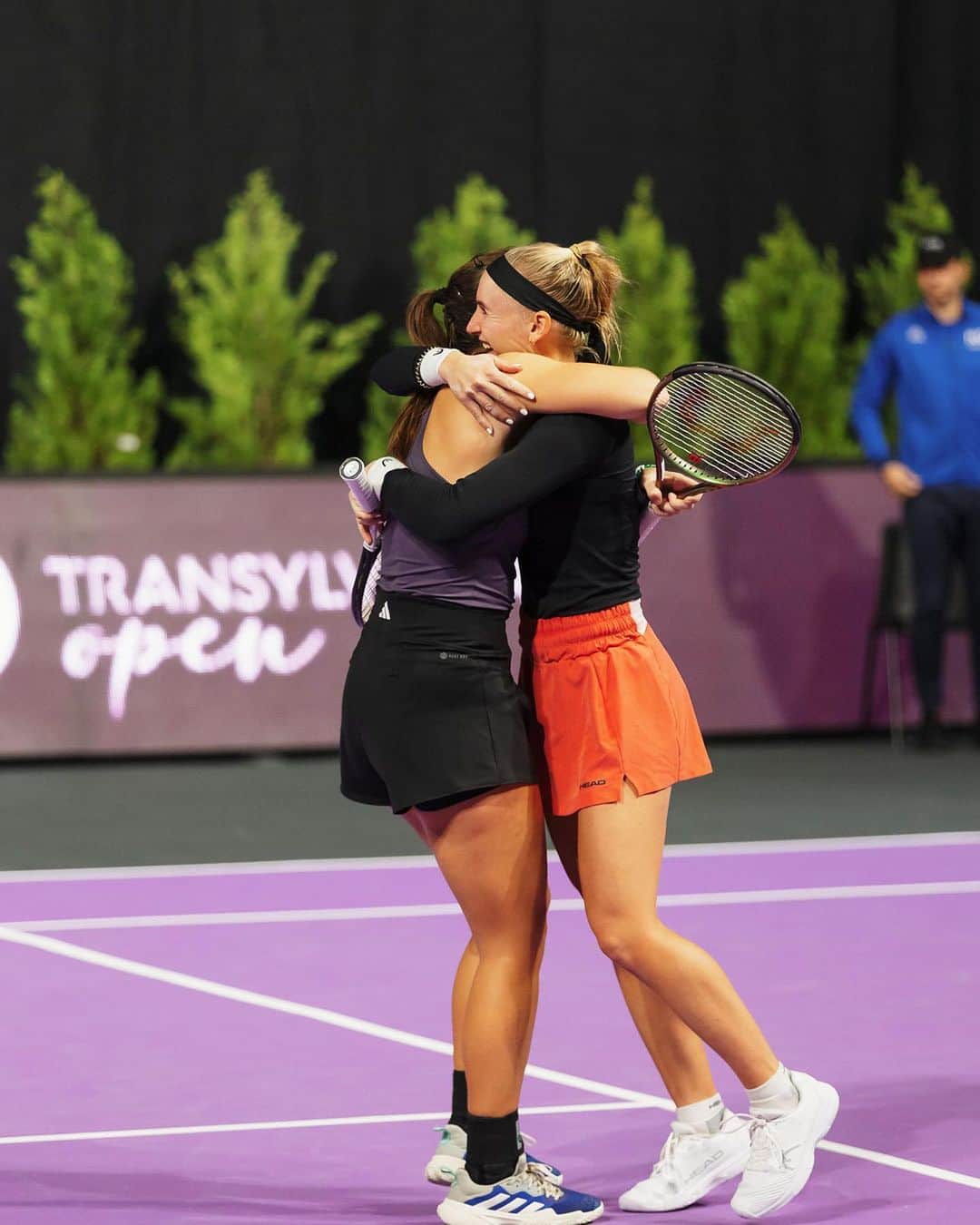 WTA（女子テニス協会）さんのインスタグラム写真 - (WTA（女子テニス協会）Instagram)「Last team standing 🏆   @jodie_burrage & @jilteich take the Cluj-Napoca doubles title by defeating Jeanjean & Strakhova 6-1, 6-4.  #TO2023」10月22日 23時34分 - wta