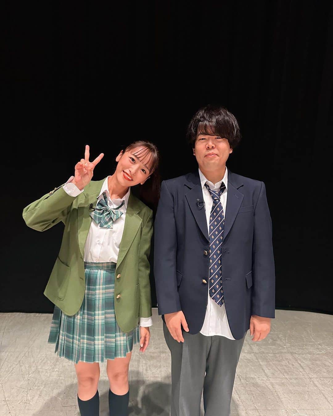 近藤千尋さんのインスタグラム写真 - (近藤千尋Instagram)「呼び出し先生たなか🧑‍🏫📺 ママスペシャル〜👏🩷🫶 明日オンエアです🤍🤍🤍  頑張ってテストしてきました‼️笑 村重ちゃん、なぎぼぉと一緒に 心強かったです✨🥹 是非みてね！！！  前の収録以来の制服。笑 なんかごめんなさいってなるよね😂😂😂笑🩷  明日からまた1週間がんばろうね🎵」10月22日 23時35分 - chipichan.1215