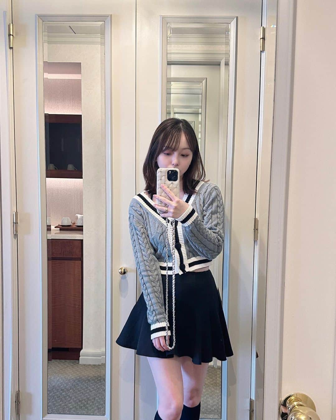 西田ひらりさんのインスタグラム写真 - (西田ひらりInstagram)「いつかのお洋服とアフヌン❤︎ この日は @darich_official コーデ🎀🤍  ニットが着れる季節になったの嬉しい…✨」10月22日 23時36分 - hirari_nishida