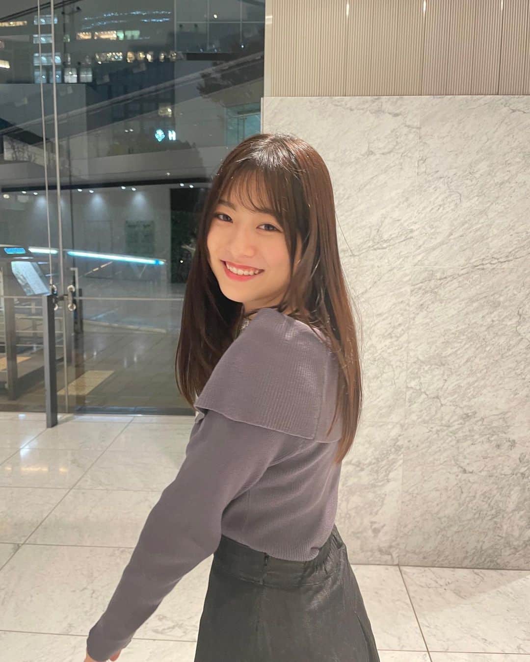 寺島季咲さんのインスタグラム写真 - (寺島季咲Instagram)「🌝🖤  最近髪の毛伸びたね-ってよく言われます。 どこまで伸ばそうかなーー  @tenhouo さんありがとうございます」10月22日 23時37分 - kisaki_920