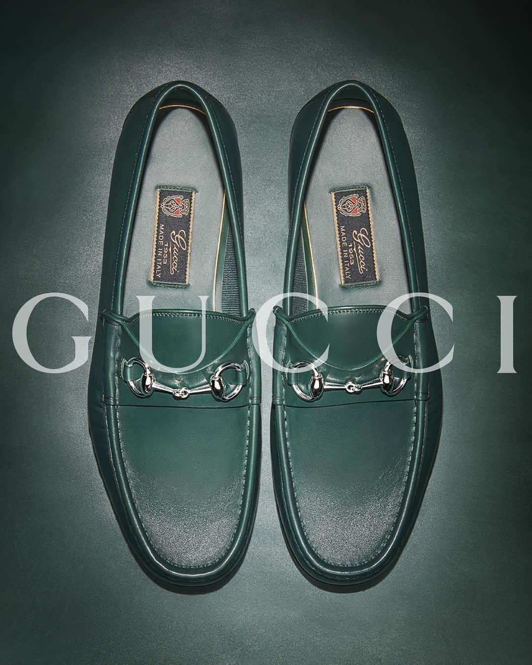 グッチのインスタグラム：「THE Gucci loafer.  The Horsebit 1953 has been an icon of the House and an essential part of the wardrobe for over 70 years.  #GucciHorsebit1953」