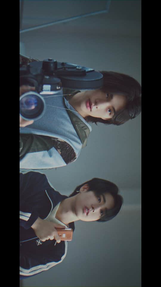 Stray Kidsのインスタグラム：「Stray Kids(스트레이 키즈) <樂-STAR> SKZFLIX Teaser  https://youtu.be/y5nGAaiYXpM  2023.11.10 FRI 2PM (KST) | 0AM (ET) RELEASE   🤘 PRE-SAVE & PRE-ORDER "樂-STAR" https://Stray-Kids.lnk.to/ROCK-STAR  #StrayKids #스트레이키즈 #樂_STAR #ROCK_STAR #락 #樂 #LALALALA #SKZFLIX #StrayKidsComeback #YouMakeStrayKidsStay」