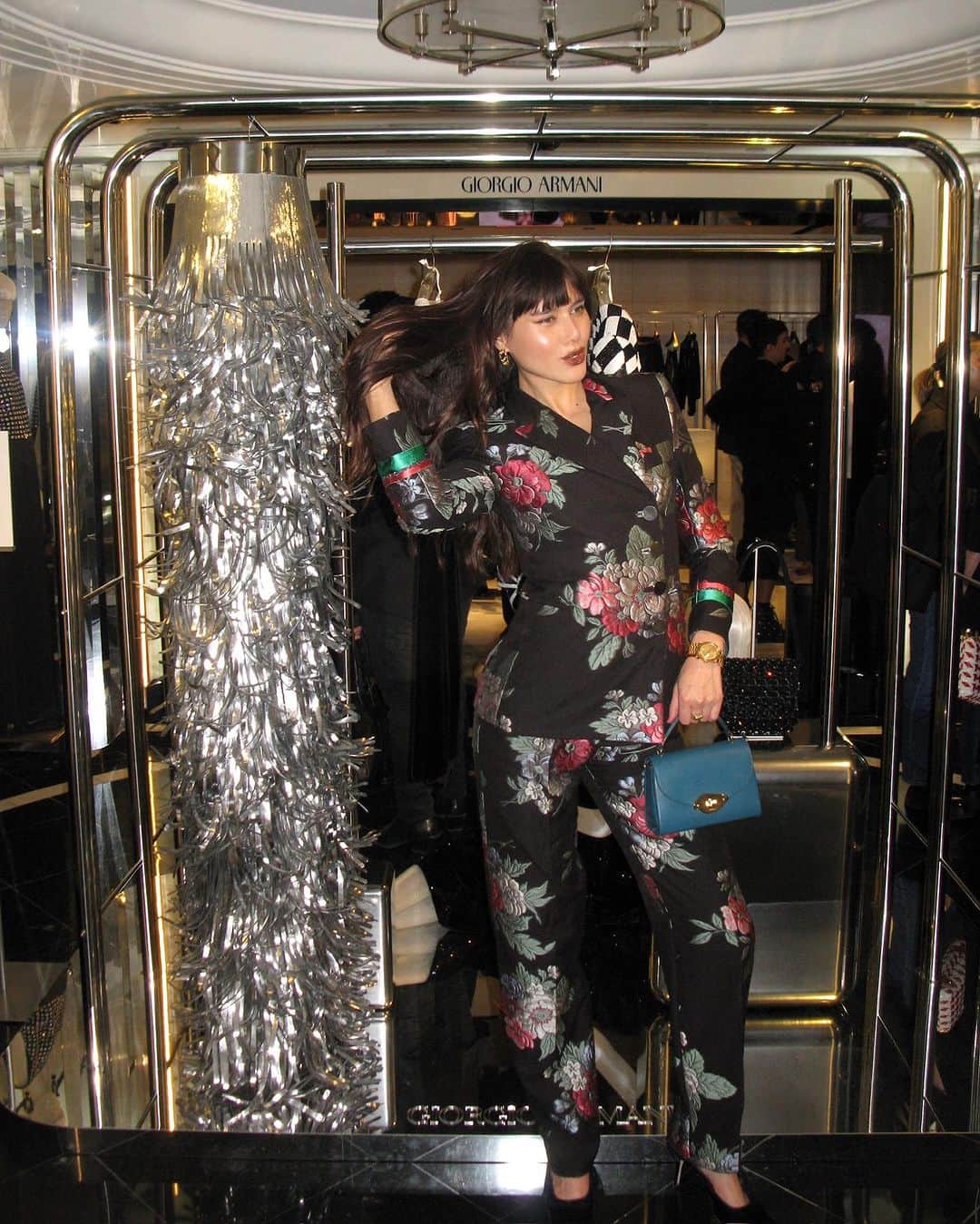 ナタリー・スアレスのインスタグラム：「Power suiting at the @giorgioarmani x @bergdorfs party!」