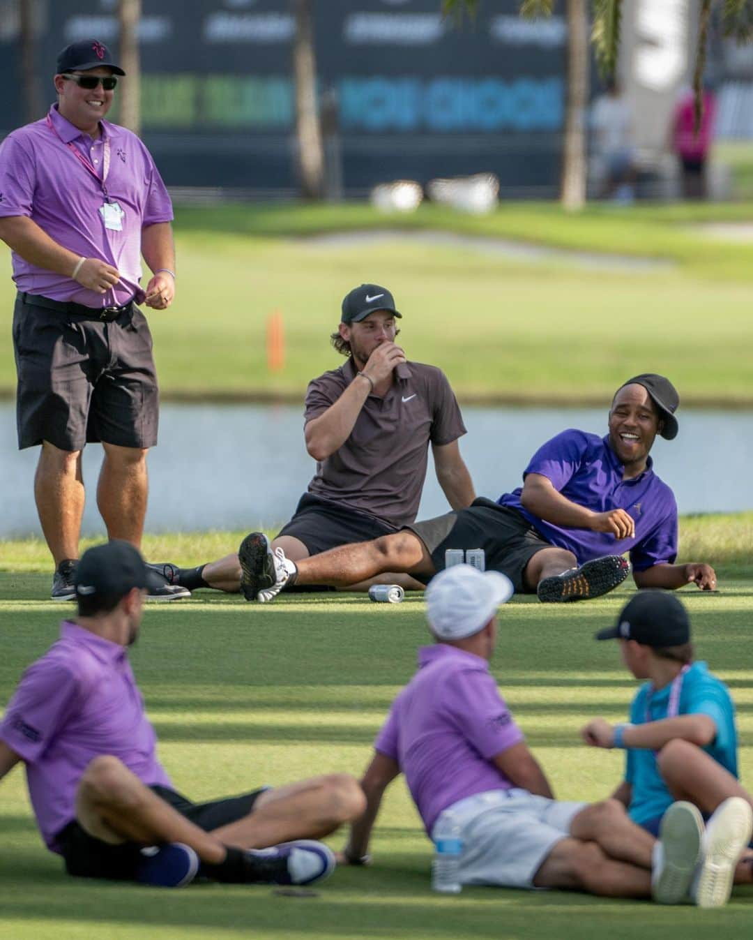 トーマス・ピーターズさんのインスタグラム写真 - (トーマス・ピーターズInstagram)「Never a dull moment with my man @hv3_golf 😀📸  Was great to get the win yesterday, now one final @rangegoatsgc push today 👊」10月23日 0時13分 - thomaspietersgolf