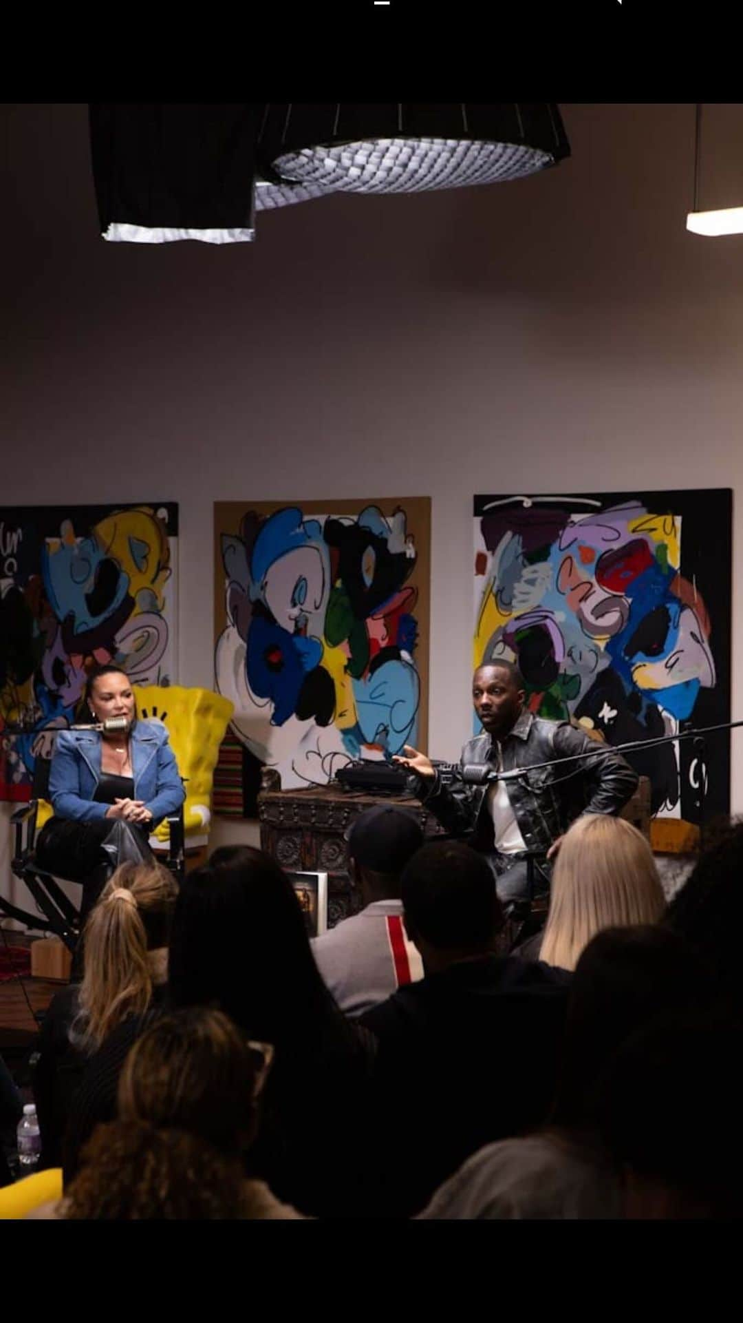 アンジー・マルチネスのインスタグラム：「“the more successful you become… the better person you should become too” 🙌  thank u again to everyone that came thru to our IRL live event w/ @richpaul  such a great room!  i posted some of our convo for those who couldnt be there.   link in bio to listen or watch -  powered by @dussecognac @angiemartinezirl   *oh … and our regular season is loading in 3…2… 💥」