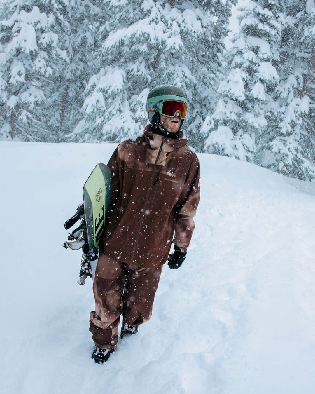 ステール・サンドベックさんのインスタグラム写真 - (ステール・サンドベックInstagram)「☠️ My new signature series X @oakleysnowboarding is out now! ☠️ Really excited how this turned out!  Hope to see some of you rocking this in the mountains this winter🫶🏼」10月23日 1時07分 - stalesandbech