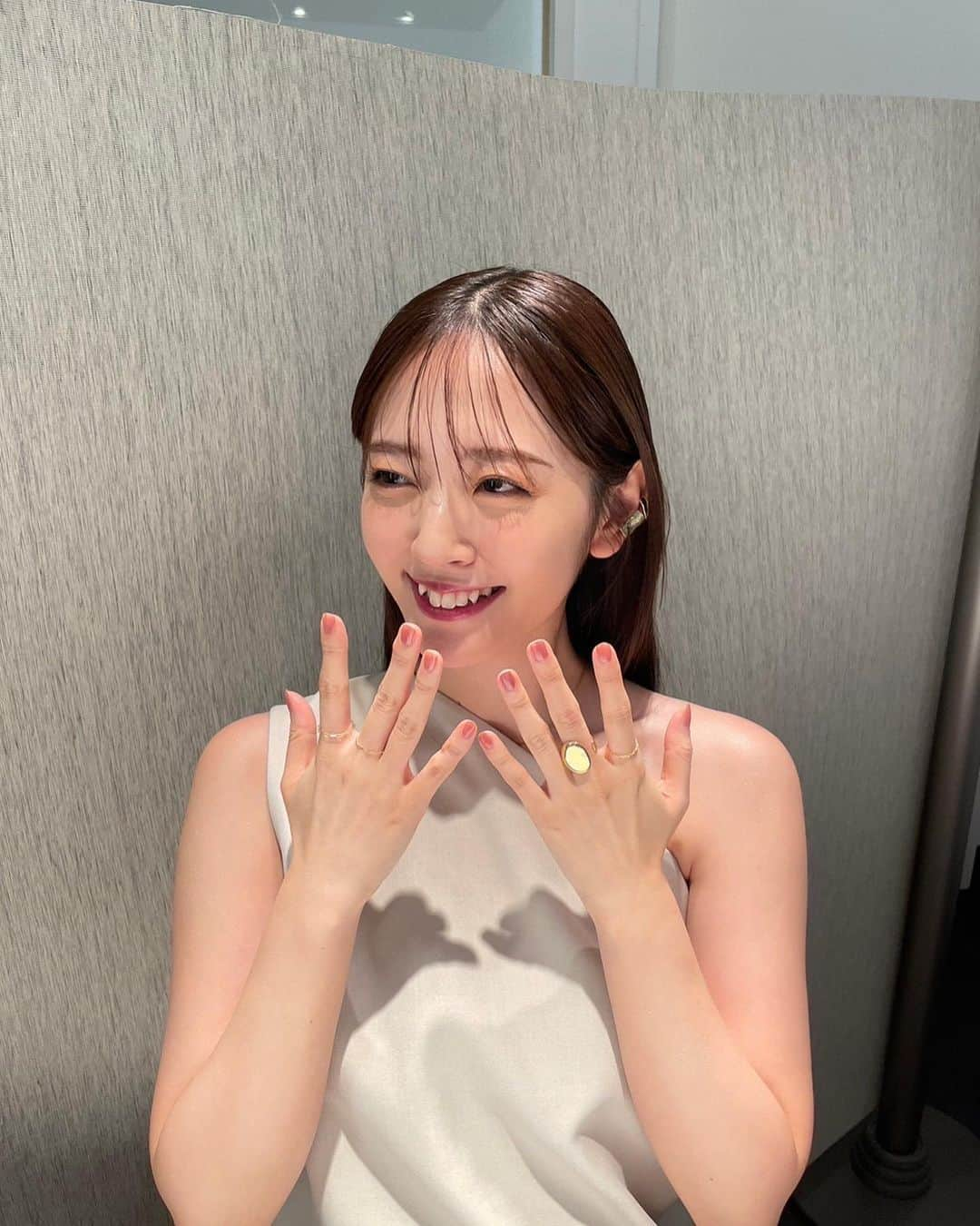 鈴木愛理さんのインスタグラム写真 - (鈴木愛理Instagram)「✴︎ iDIMPLEイベントin渋谷ロフト ⁡ お越しくださった皆様ありがとうございました🫶 久々にお話しできて、ちょっとドキドキした〜！ とってもパワーもらいました！ありがとうー！！！😌✨ ⁡ 新色の感想、どしどしお待ちしています♡  Dress  @etretokyo Jewelry  @pluiehair @artidaoud @rieukjewelry Boots  @dianashoespress #最近の衣装たち ⁡ この日は大人めにしていただきました☺︎ こちらの展開は、日付変わって今日23日までです！！！ ぜひお立ち寄りくださいね🥰 ⁡ @idimple.official」10月23日 1時02分 - airisuzuki_official_uf