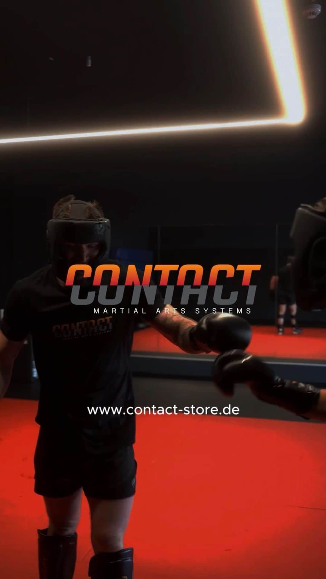 アンディ・サワーのインスタグラム：「Kopfschutz Rebound Sparring Härte Test 🥊  In dieser intensiven Trainingseinheit mit @andy8souwer2official und @jaime.cordero_ wird der CONTACT Kopfschutz auf optimalsten Schutz, Passform, Atmungsaktivität und Stoßdämpfung getestet!🔥💯 Mit intensiven als auch präzisen Schlägen zeigen die beiden Kampfsportler die Leistung des CONTACT Kopfschutzes!🥊  Mehr unter www.contact-store.de 📲  #kickboxen #fightclub #trainingday #session #contact #boxing #contactstaff #kingdomofsports #fightteam #mma #kampfsport #fighter #trainhard #martialarts」
