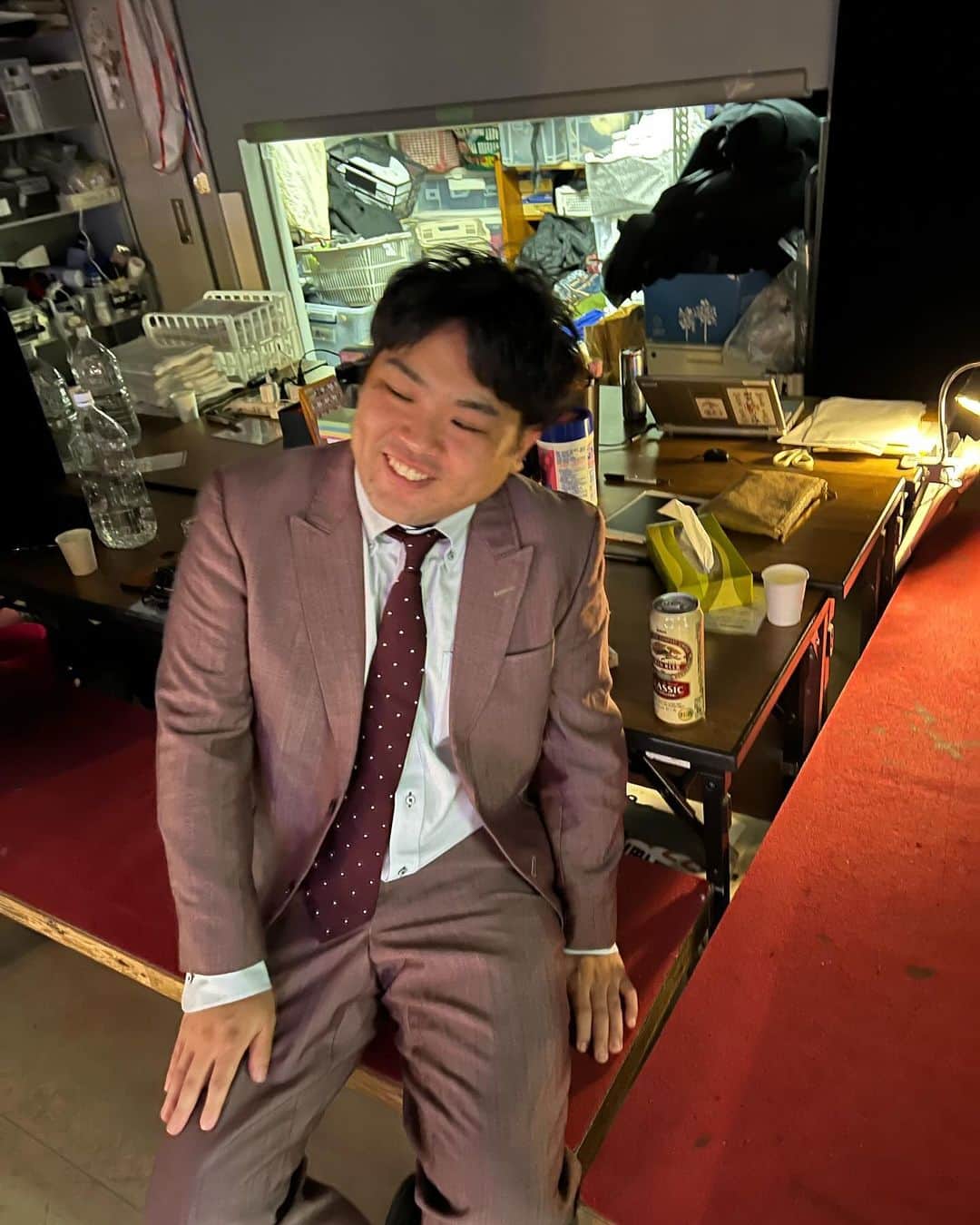 池田真一のインスタグラム：「平川、朝から気持ち良さそうやけどそれはさすがに怒られるで〜」