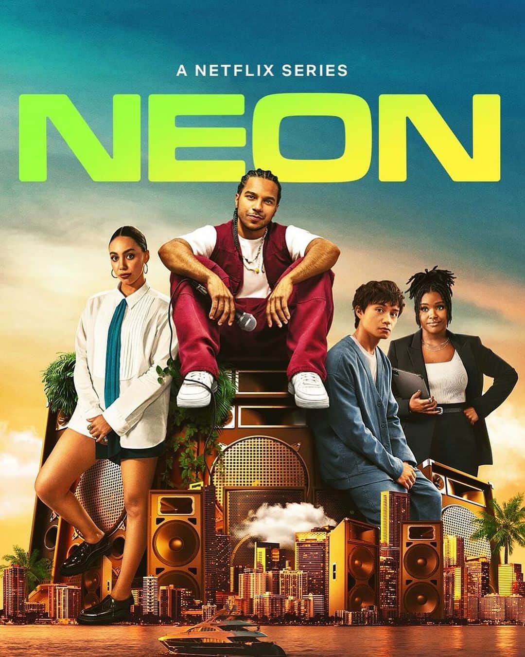 ダディー・ヤンキーのインスタグラム：「NEON está TOP 10 Global 🌎🌍🌍, Gracias por el apoyo Mi Gente! Entren a @netflix y no se la pierdan. Tamo’ reaDY!! #Neon #DY #daddyyankee」