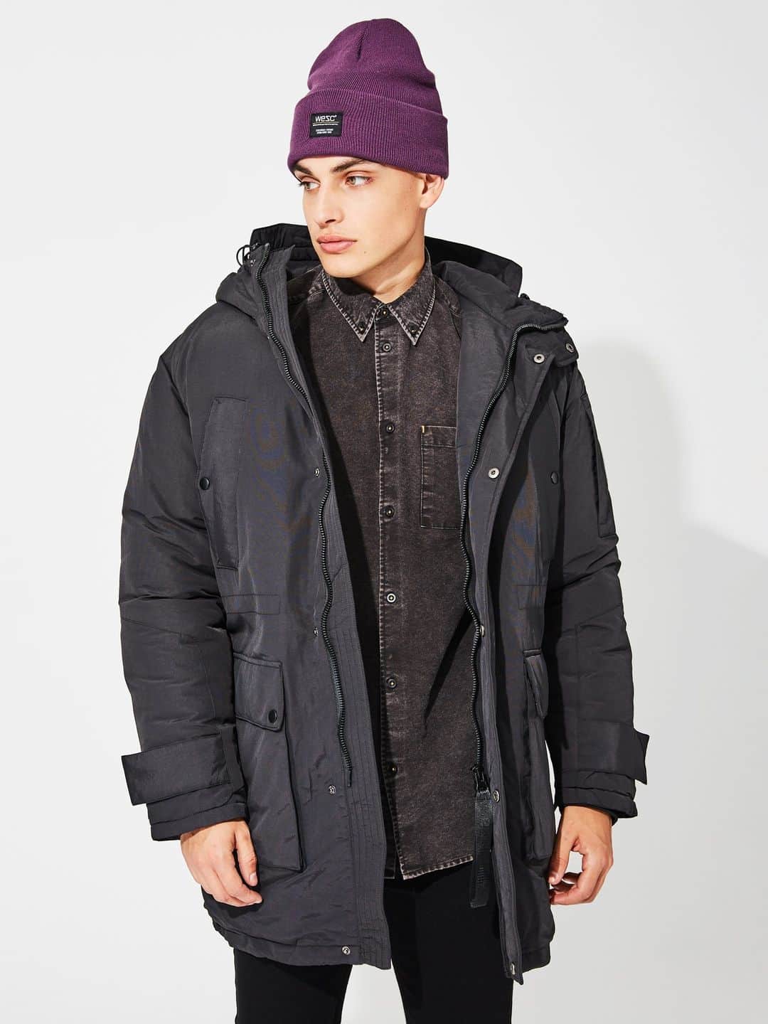 ウィーエスシーさんのインスタグラム写真 - (ウィーエスシーInstagram)「Embrace the chill with the WeSC all-weather parka. Tailored for all conditions, this winter parka features a hood, flap arm warm pockets, and waist snap pockets. The adjustable drawcord at the waist ensures a snug fit, while the fleece-lined pockets offer extra warmth. With a velcro adjustable cuff, an arm pocket, and a fishtail hem with bungee cord detail, it's the perfect blend of style and practicality. Fully lined and padded for your comfort. Stay warm, stay stylish!  Shop now at WeSC.com  • • • • • • #wesc #wesc1999 #wearethesuperlativeconspiracy #streetwear #hypebeast #hypebeaststyle #highsnobietystyle #highsnobiety #ss23」10月23日 1時15分 - wesc1999