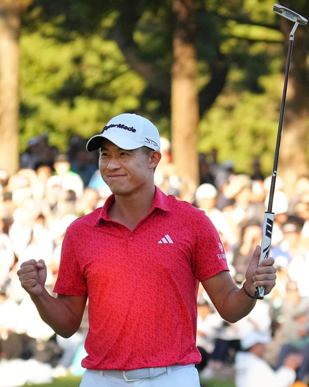 adidas Golfのインスタグラム：「He’s BACK.   Collin Morikawa secures his 6th PGA Tour win in Japan. A bogey-free final round lands him back in the winners circle with a 6-shot lead over the competition.   Congratulations on the victory @collin_morikawa 🏆」