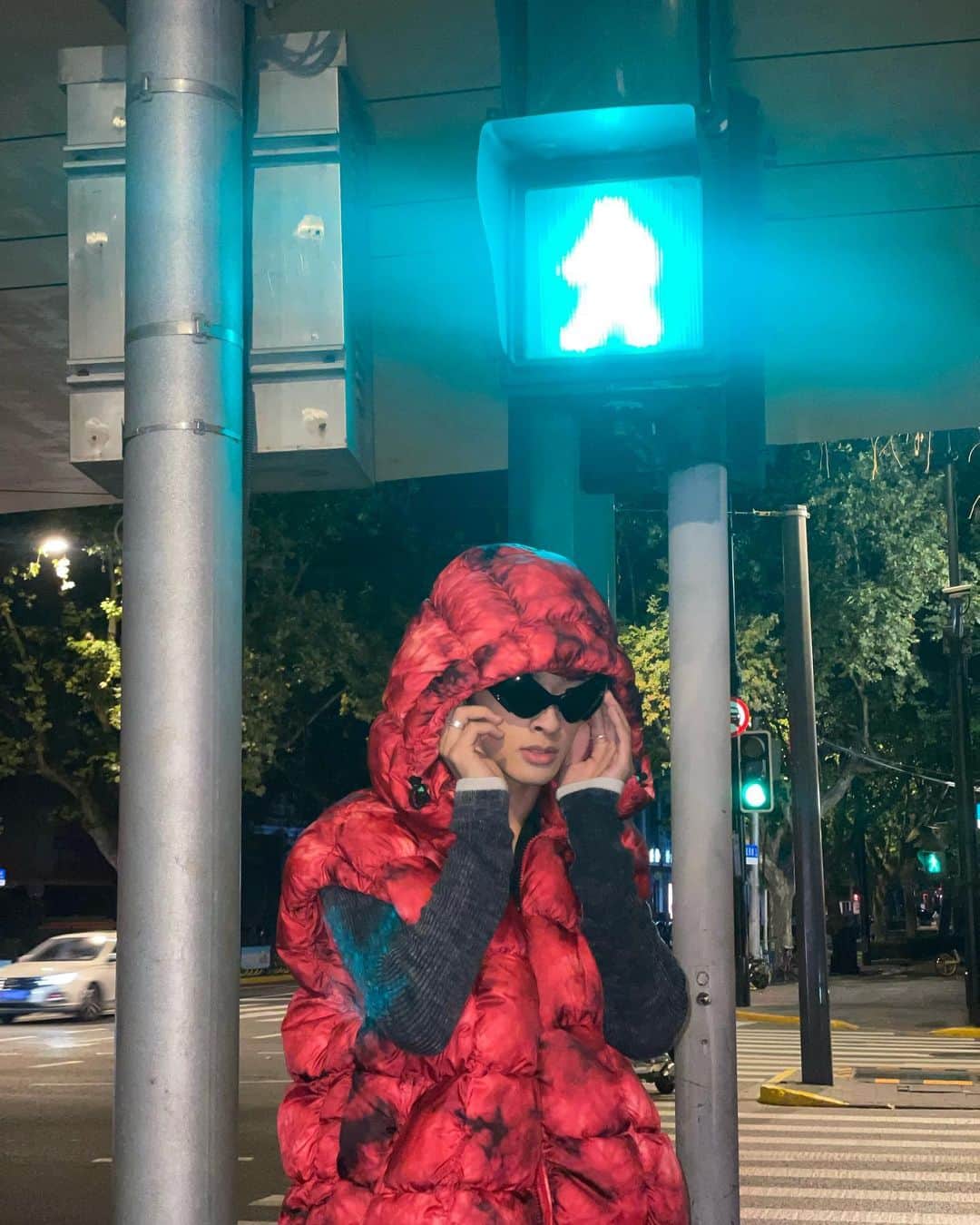 桑山隆太（WATWING）さんのインスタグラム写真 - (桑山隆太（WATWING）Instagram)「上海🇨🇳 DAY 1 . . . #上海 #shot #street #WATWING」10月23日 1時45分 - ryutakuwayama_watwing