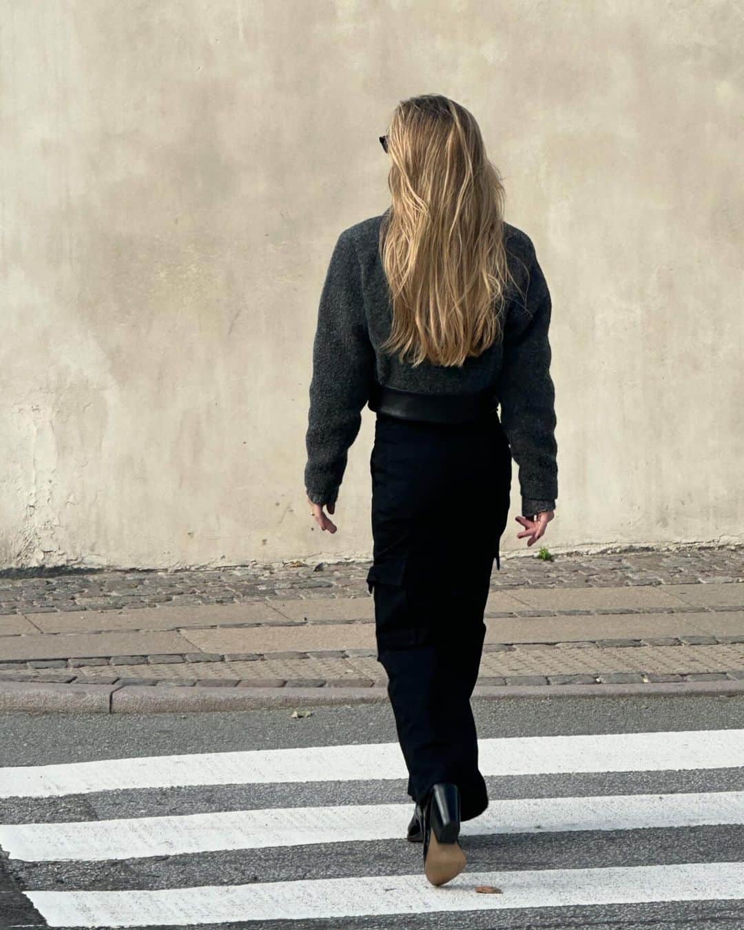 Mathilde Goehlerさんのインスタグラム写真 - (Mathilde GoehlerInstagram)「Annonce. City strolls @Iroparis 🤎」10月23日 1時51分 - mathildegoehler