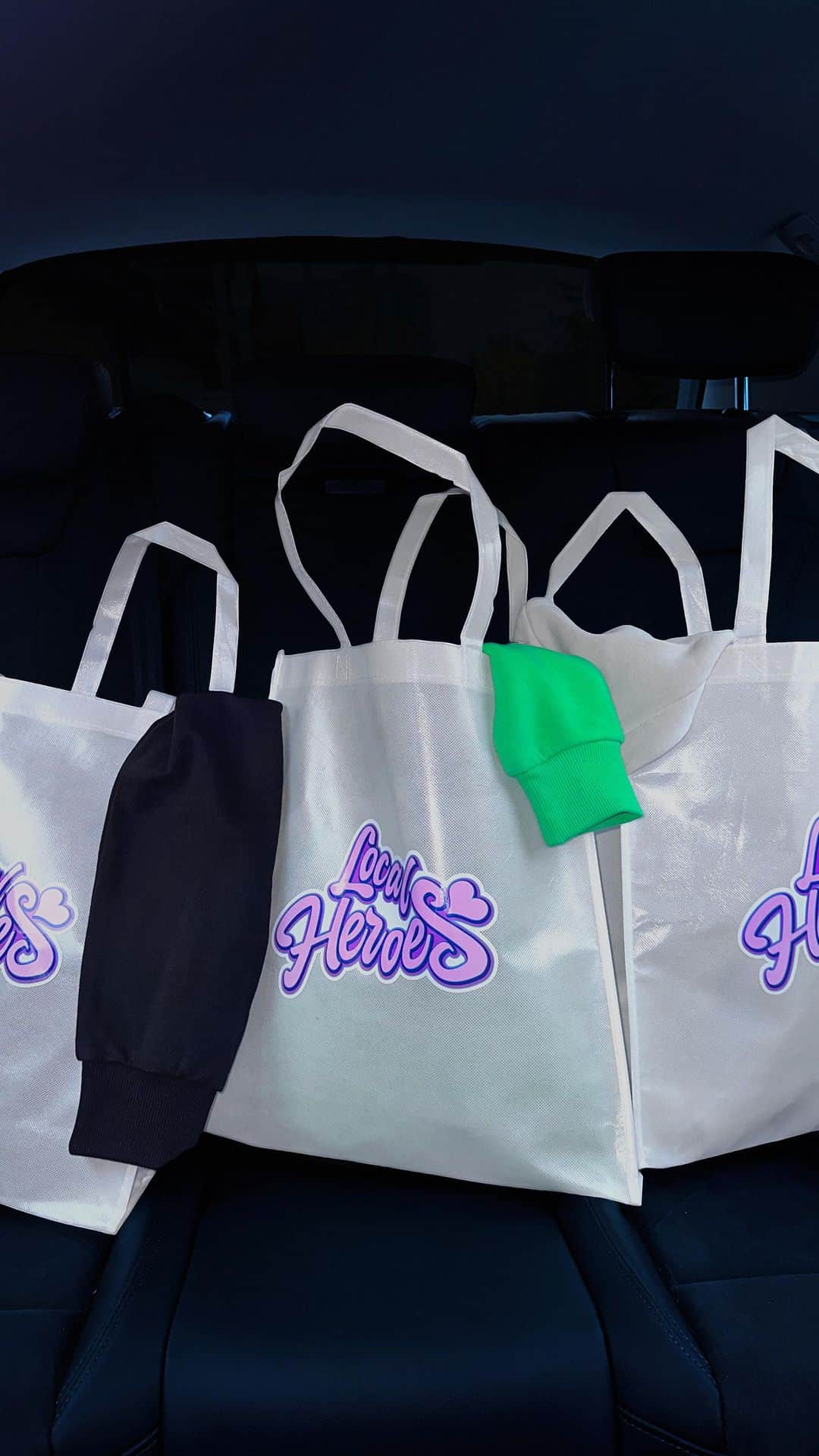 LOCAL HEROESのインスタグラム：「Rumor has it that shopping is the best girl therapy 🎀 OH BABY hoodies COMING SOON」