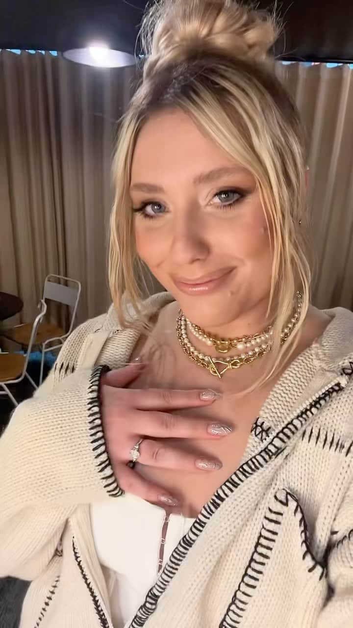 エラ・ヘンダーソンのインスタグラム：「27.10.23」