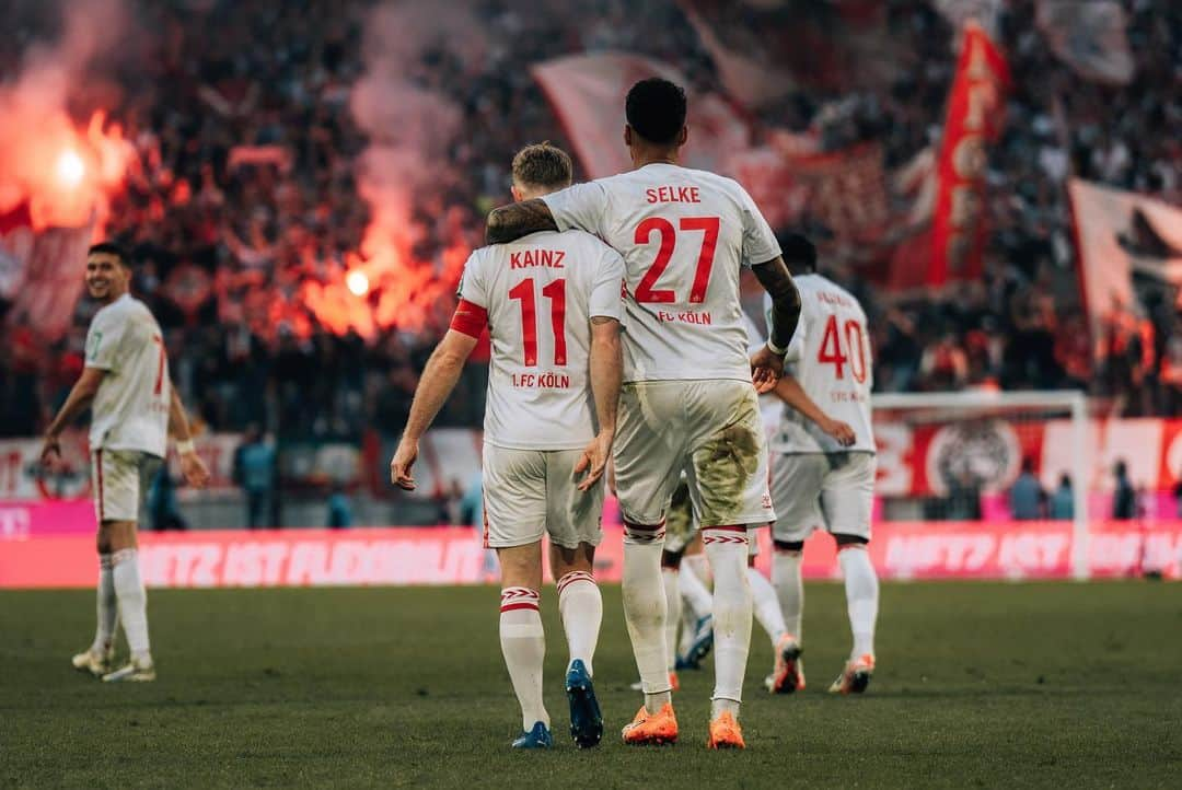 ダヴィー・ゼルケさんのインスタグラム写真 - (ダヴィー・ゼルケInstagram)「DERBYSIEGER FC 🔴⚪️ #allglorytogod @fckoeln」10月23日 2時02分 - davieselke