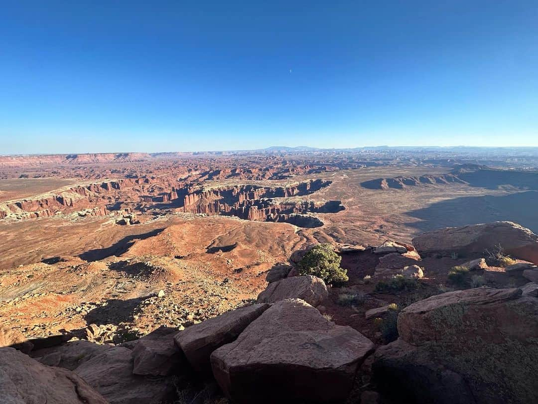 ネイサン・チェンさんのインスタグラム写真 - (ネイサン・チェンInstagram)「Arches was cool but think about how sick a Walmart would look here instead😫」10月23日 2時11分 - nathanwchen