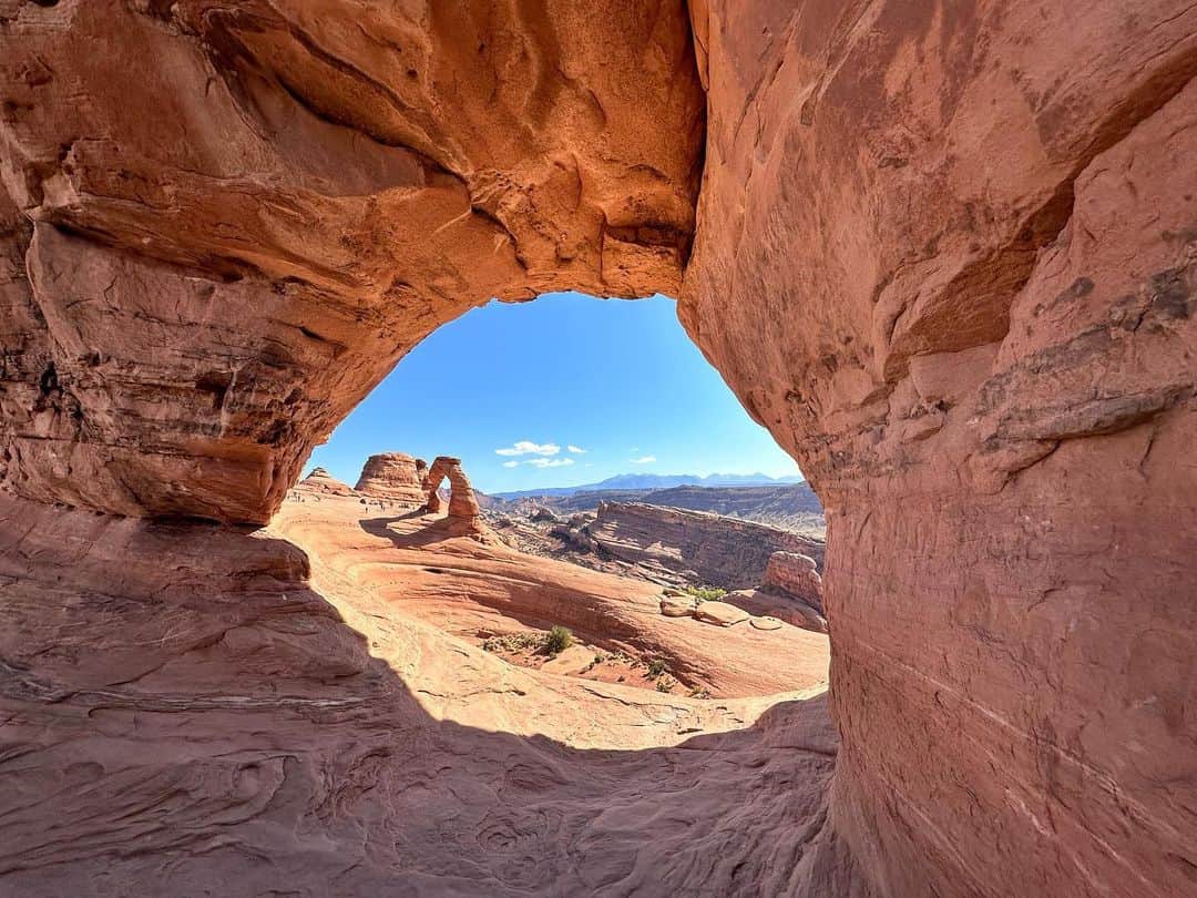 ネイサン・チェンのインスタグラム：「Arches was cool but think about how sick a Walmart would look here instead😫」