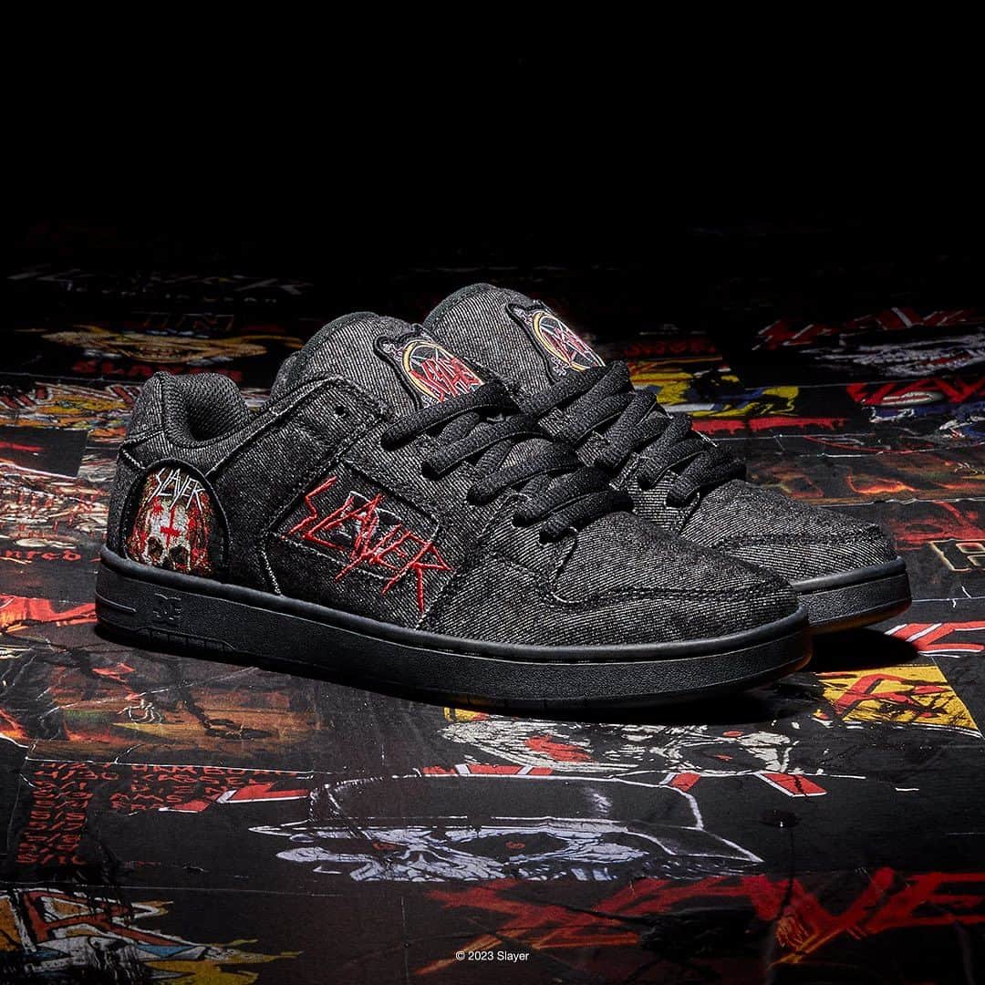 DCシューズのインスタグラム：「Slayer x DC Shoes 👀   Available next Saturday, October 28. In stores and online around the globe 🌐   @slayerbandofficial  #SLAYERxDC」