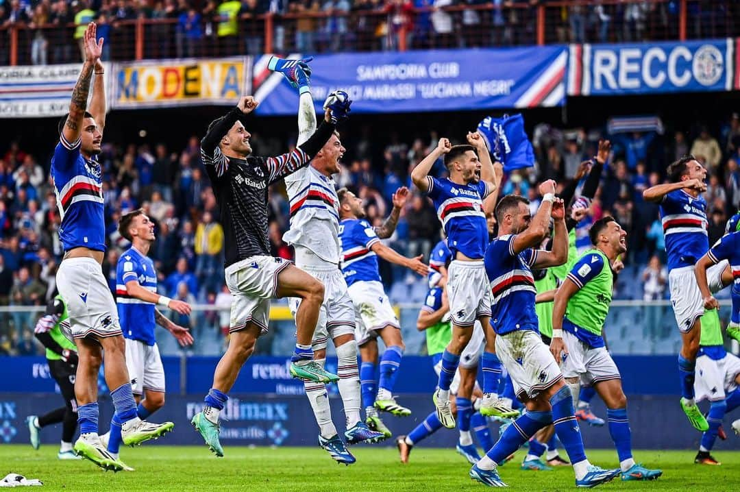 UCサンプドリアさんのインスタグラム写真 - (UCサンプドリアInstagram)「📸 GALLERY  Gli scatti di #SampCosenza, 10.a giornata di #SerieBKT.  #ForzaDoria 🔵⚪️🔴⚫️⚪️🔵」10月23日 3時11分 - sampdoria