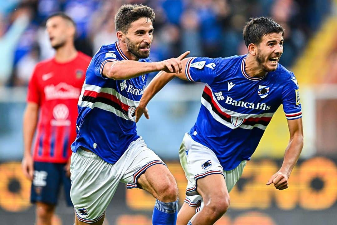 UCサンプドリアさんのインスタグラム写真 - (UCサンプドリアInstagram)「📸 GALLERY  Gli scatti di #SampCosenza, 10.a giornata di #SerieBKT.  #ForzaDoria 🔵⚪️🔴⚫️⚪️🔵」10月23日 3時11分 - sampdoria