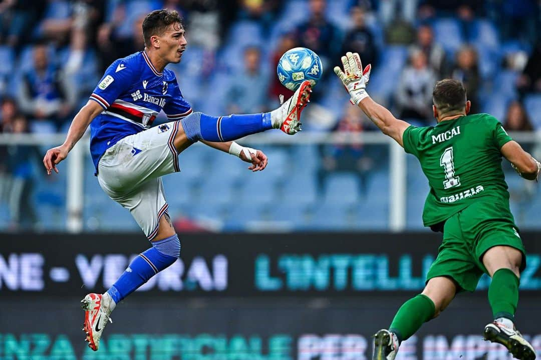 UCサンプドリアさんのインスタグラム写真 - (UCサンプドリアInstagram)「📸 GALLERY  Gli scatti di #SampCosenza, 10.a giornata di #SerieBKT.  #ForzaDoria 🔵⚪️🔴⚫️⚪️🔵」10月23日 3時11分 - sampdoria