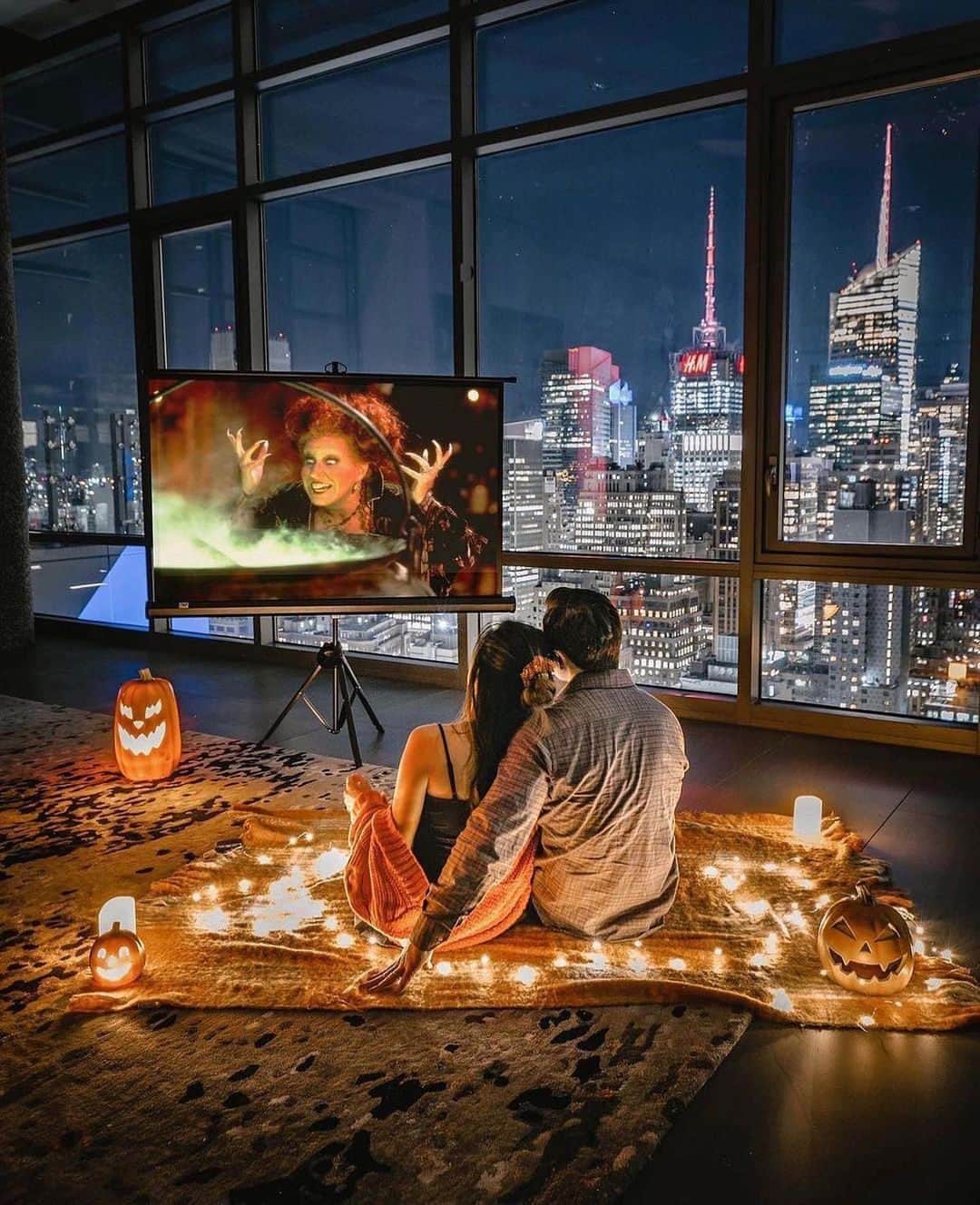 のインスタグラム：「Tonight’s agenda.. candy corn, caramel popcorn, and binging our favorite Halloween movies of course! 🍿 If you could teleport to any one of these which one would you choose and what Halloween movie would you watch?   Photo 1 by @tourdelust  Photo 2 DM for credit  Photo 3 and 4 by @cfunk44」