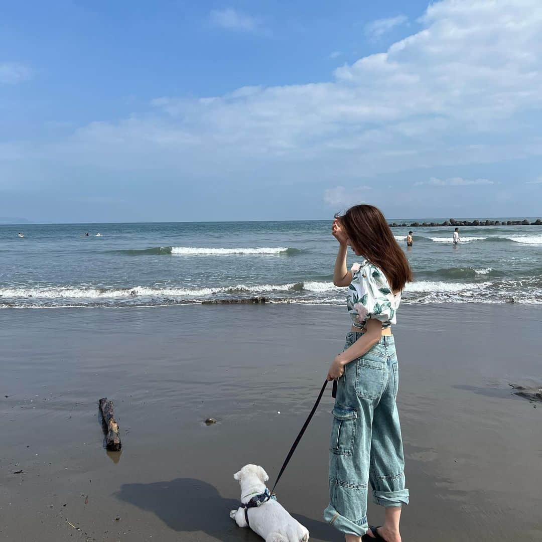 白川蘭珠のインスタグラム：「.  今年の夏は、ぶんちゃんと海行けてよかった🙏🏻♡」