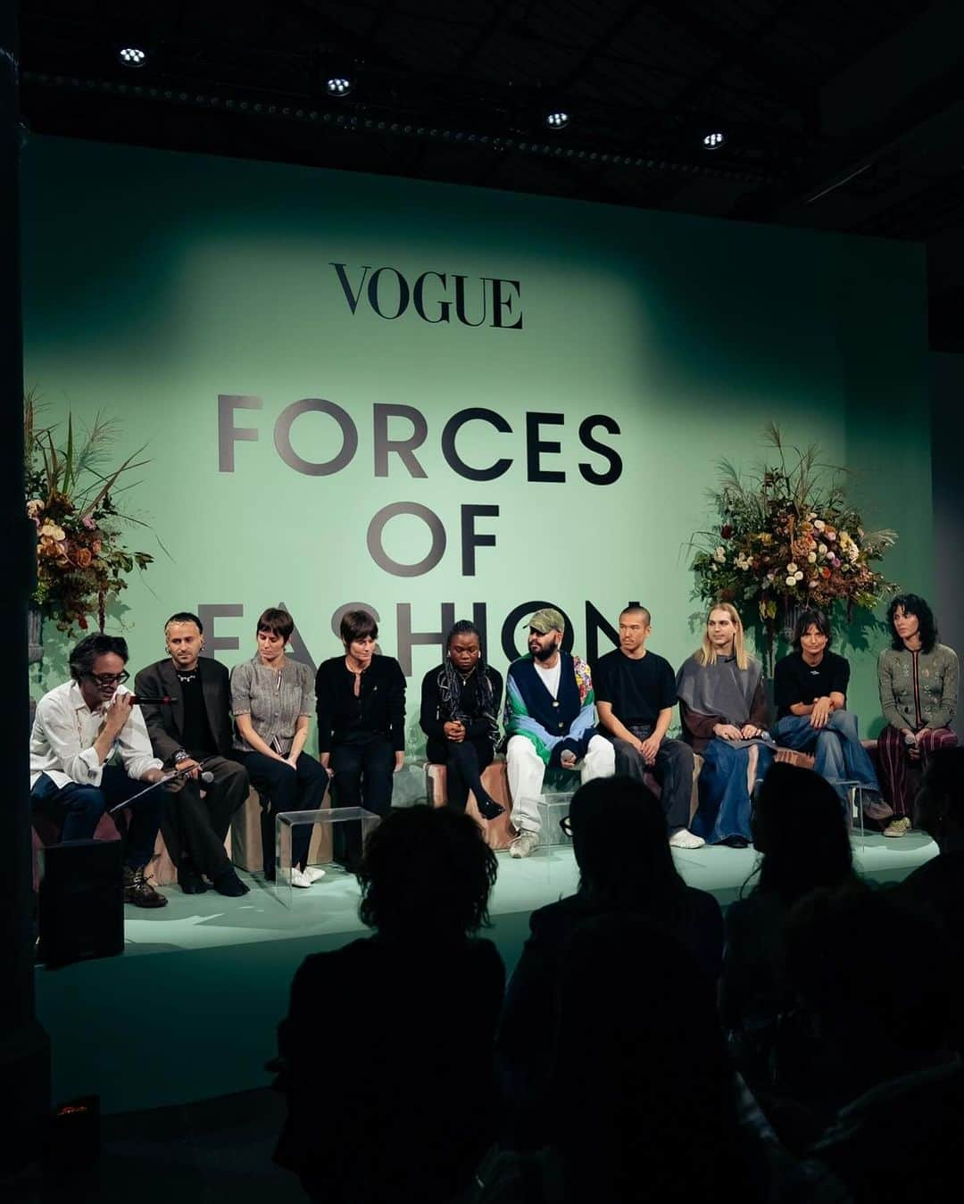 Vogue Italiaさんのインスタグラム写真 - (Vogue ItaliaInstagram)「Se sul palco del padiglione Forces of Fashion si è parlato del ruolo delle donne nella moda, di nuovi inizi e opportunità, di estetica ed etica, di cinema e costume, di una generazione nuova di creativi e di legacy di Vogue, il padiglione Inside Vogue ha dato la possibilità ai visitatori di scoprire la redazione di #VogueItalia e i suoi valori attraverso attività esperienziali e interattive. Un live atelier, lo sfoglio del giornale, l’archivio, il guardaroba e molto altro. Dai un’occhiata alla gallery per rivivere la giornata e scoprire il palinsesto completo con tutti i dettagli della manifestazione, al link in bio.  Photo Credits: @ademasii & @imdiscomfort  #VogueEvents #ForcesofFashion #FoF   Thanks to: @albini1876 @falierosarti @gianpierourzetta @gruppomastrotto @lavazzait  @loropiana @maisonvalentino @polestarcars @vestiaireco   Grazie alla collaborazione e al supporto dell'Assessorato ai Grandi Eventi, Sport, Turismo e Moda di Roma Capitale, partner istituzionale dell’iniziativa.」10月23日 3時14分 - vogueitalia