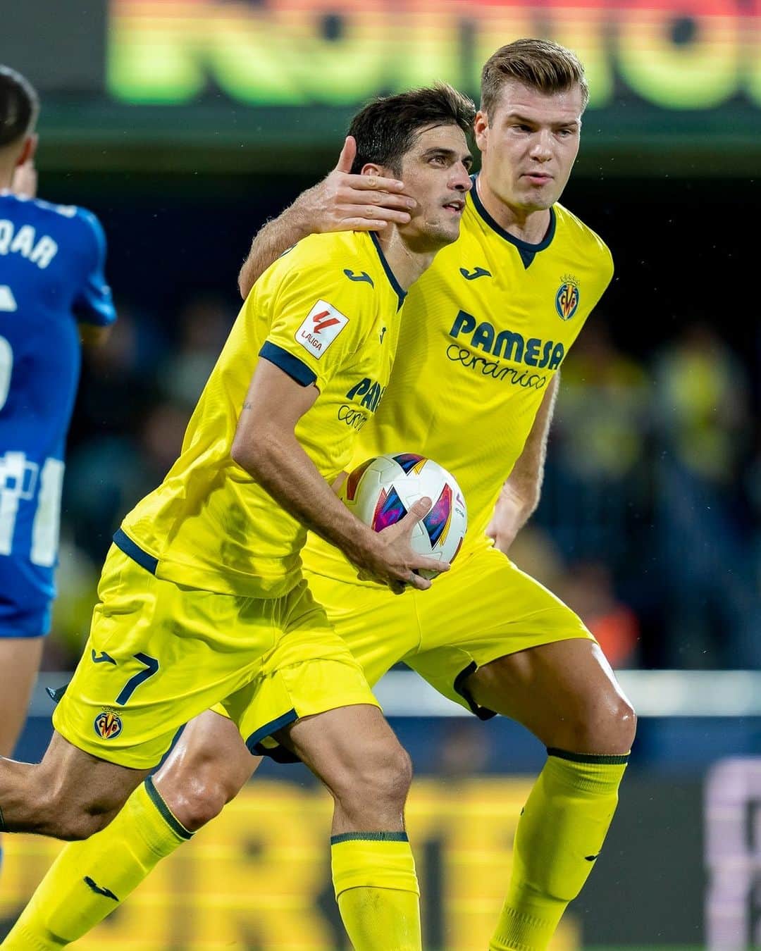 ビジャレアルCFのインスタグラム：「Y @gerard_moreno celebró su 2️⃣5️⃣0️⃣º partido con el Villarreal como está acostumbrado: marcando.  #VillarrealAlavés」