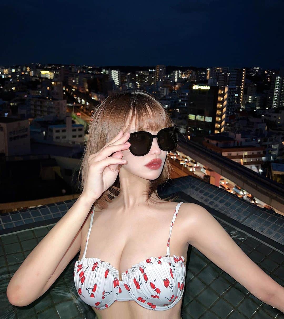 りいにゃんのインスタグラム：「浪漫飛行中✈️幸」
