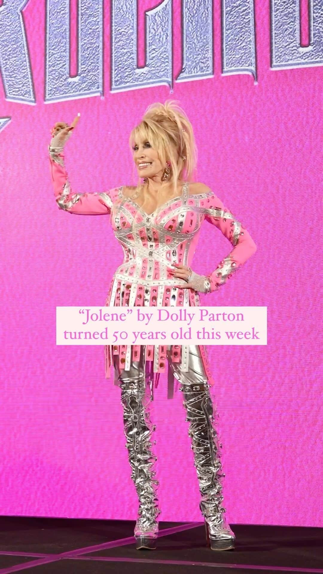 のインスタグラム：「Not many people can say they’ve got a 50 year hit, like @dollyparton 💓  🎥: @gettyentertainment」
