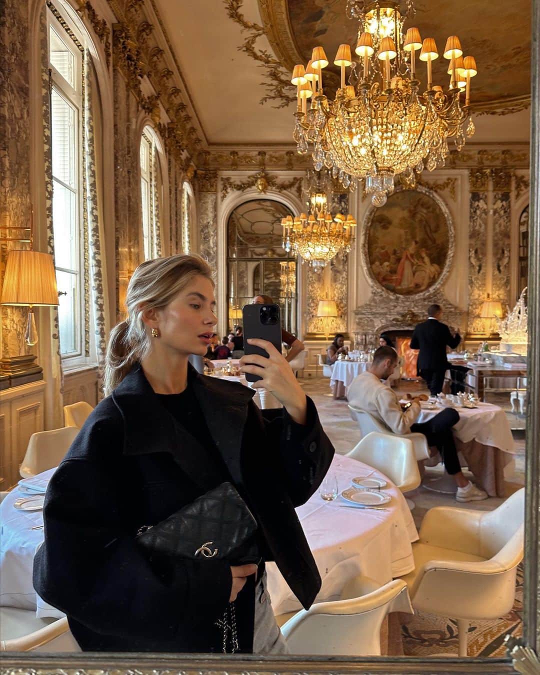 Xenia Adontsのインスタグラム：「petition for instagram to allow for carousels with 20+ pics bc there’s not enough space to fit all the amazing memories from paris and @lemeuriceparis - thank u thank u thank u 💘💘💘💘💘💘💘 anzeige」