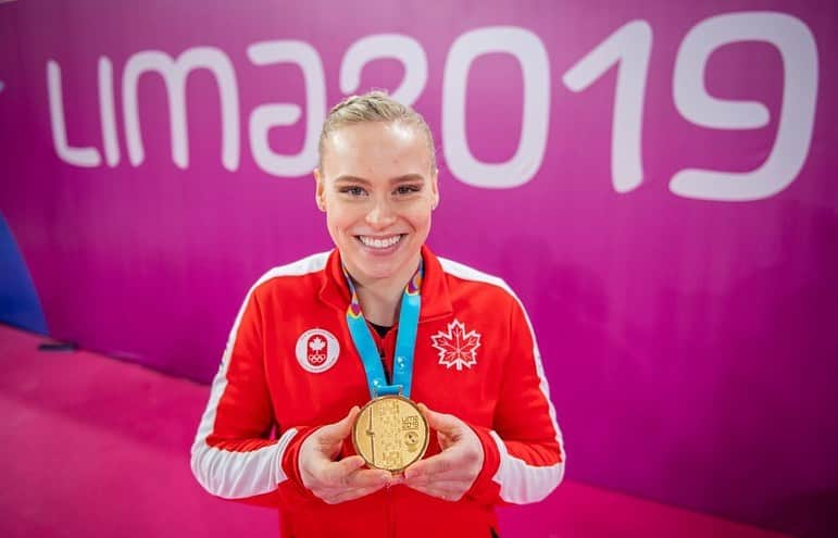 エリー・ブラックさんのインスタグラム写真 - (エリー・ブラックInstagram)「Good luck to all the @teamcanada athletes competing at the Pan American games in Santiago 🇨🇱!  Many incredible memories from the games previous ❤️🇨🇦✨  #gocanadago #teamcanada #panamgames」10月23日 4時41分 - ellieblack_