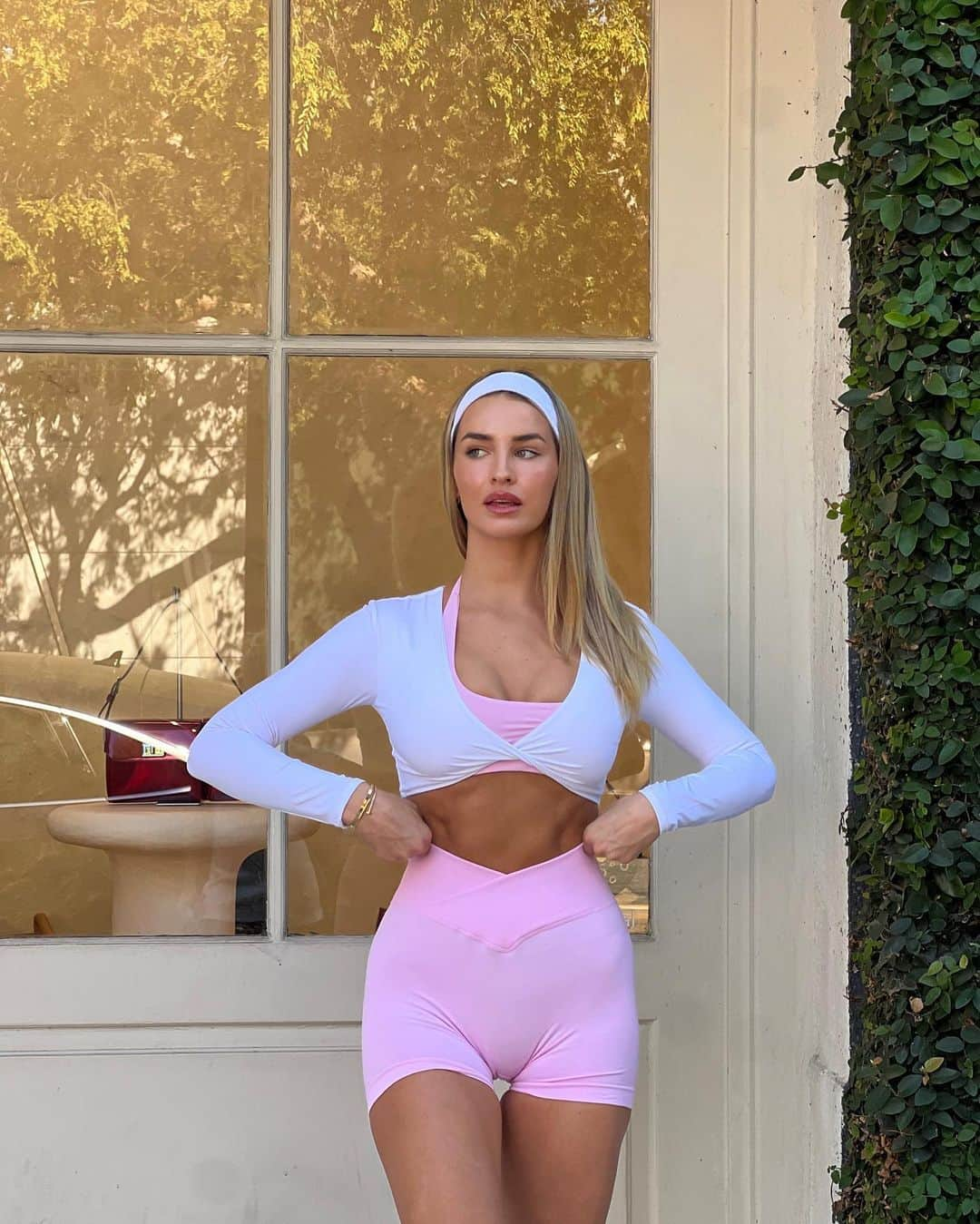 Madison Edwardsさんのインスタグラム写真 - (Madison EdwardsInstagram)「Now this activewear set motivates me 💕」10月23日 4時51分 - madi_edwards