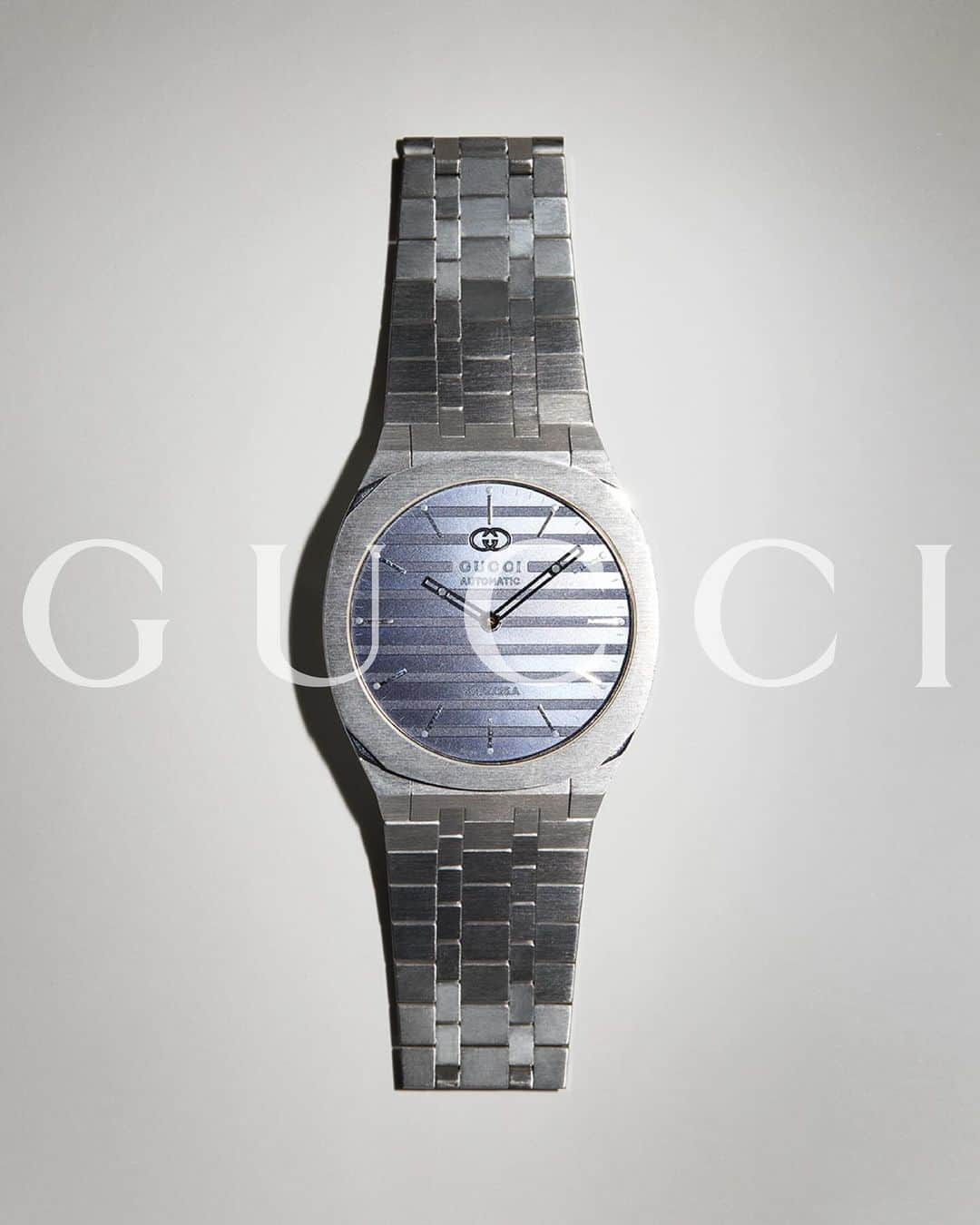 グッチのインスタグラム：「Nuances of modernity.   The GUCCI 25H automatic watch features a multi-layer case completed with the Interlocking G motif.  #GucciTimepieces #GUCCI25H」