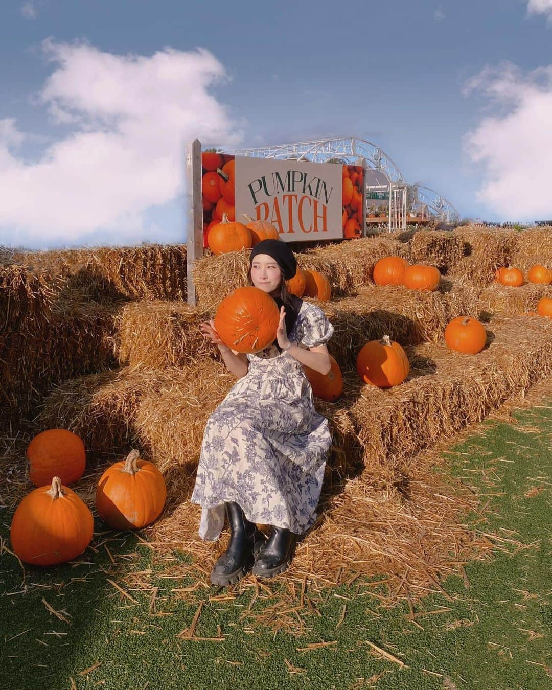 LIKARANAIのインスタグラム：「Have you been to a pumpkin patch this year?🎃  。 。 。 。 。 。  #longacresgc #longacres #gardencentre #fall2023 #autumnaesthetic #halloween #spookyseason #fallaesthetic #pumpkinfarm #pumpkinpatch #surrey #bagshot #uk #london #halftermfun #daysoutwithkids #likeforlikes #ａｅｓｔｈｅｔｉｃ #shoutout #コメント返し #写真好きな人と繋がりたい #カメラ好きな人と繋がりたい #ハロウィン #おはようございます」