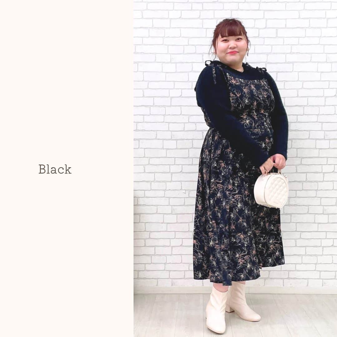 スマイルチャンネルさんのインスタグラム写真 - (スマイルチャンネルInstagram)「肩ひも部分をリボン結びする 花柄キャミワンピース♡  裾のフロントにスリットが入っているから 歩くたびにさりげない肌見せができます🫶  ショルダーリボン 花柄キャミソールワンピース 【商品番号No.  AMR0123E0029 】 color:ピンク、黒 size:L,LL,3L,4L,5L,6L,8L,10L  ▼公式サイトの検索窓から商品番号を入力で詳細が確認できます。 インスタプロフィールのURLから公式販売サイトを check✔︎ @marun___official  【model:りんちゃん 158cm ・4L着用（@rinrin_plus）】 ___________________________  marun(マルン)  自分でも、周りからも「可愛い」と思ってもらえるフェミニンなお洋服を取り揃えたブランド。 可愛くなる魔法がかかったような特別な1 着が見つかります。  ___________________________  #marun#マルン#フェミニン#フェミニンコーデ#ぽっちゃり#ぽっちゃりコーデ#ぽっちゃり女子#マシュマロ女子#オトナ女子#plussizefashion#plussizestyle#大きいサイズ #大きいサイズのお洒落#プラスサイズ#棉花糖女孩#大人可愛い#秋コーデ#冬コーデ#デートコーデ#お出かけコーデ#ワンピース#ワンピースコーデ#花柄#花柄ワンピ#リボンワンピース#リボンワンピ#キャミワンピース#キャミワンピ#キャミワンピコーデ#花柄ワンピース」10月23日 17時09分 - la_smileland