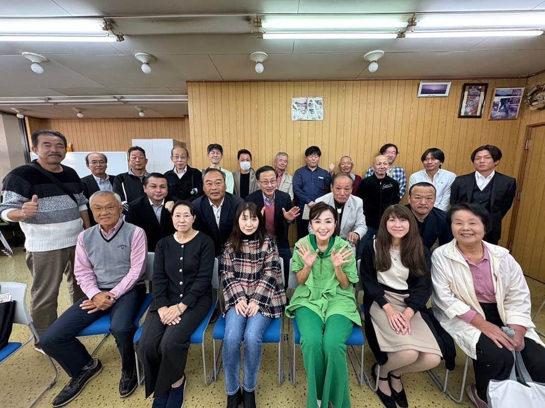 丹野みどりのインスタグラム：「昨日 丹野みどりの事務局会議を開きました  お忙しい中貴重なお時間を頂き 心から感謝です  国民民主党浜口誠参議院議員は岩手からzoomでご参加下さいました。  20年間お伝えしてきたニュースが変わらない 日本が課題を解決できないのは 政治に問題がある  私達の暮らしが良くなり 子供達がしっかりと生きていける国 日本を明るく強くする  私の想いが みなさんへと伝播し 大きな変える力に  支えて下さる方々 想いを共有して下さる方々 心から感謝です🙇‍♀️  共に前へ  #国民民主党 #衆議院選挙 #衆議院議員選挙 #衆院選 #愛知県 #衆院愛知11区 #衆院 #愛知11区 #豊田市 #みよし市 #丹野みどり」