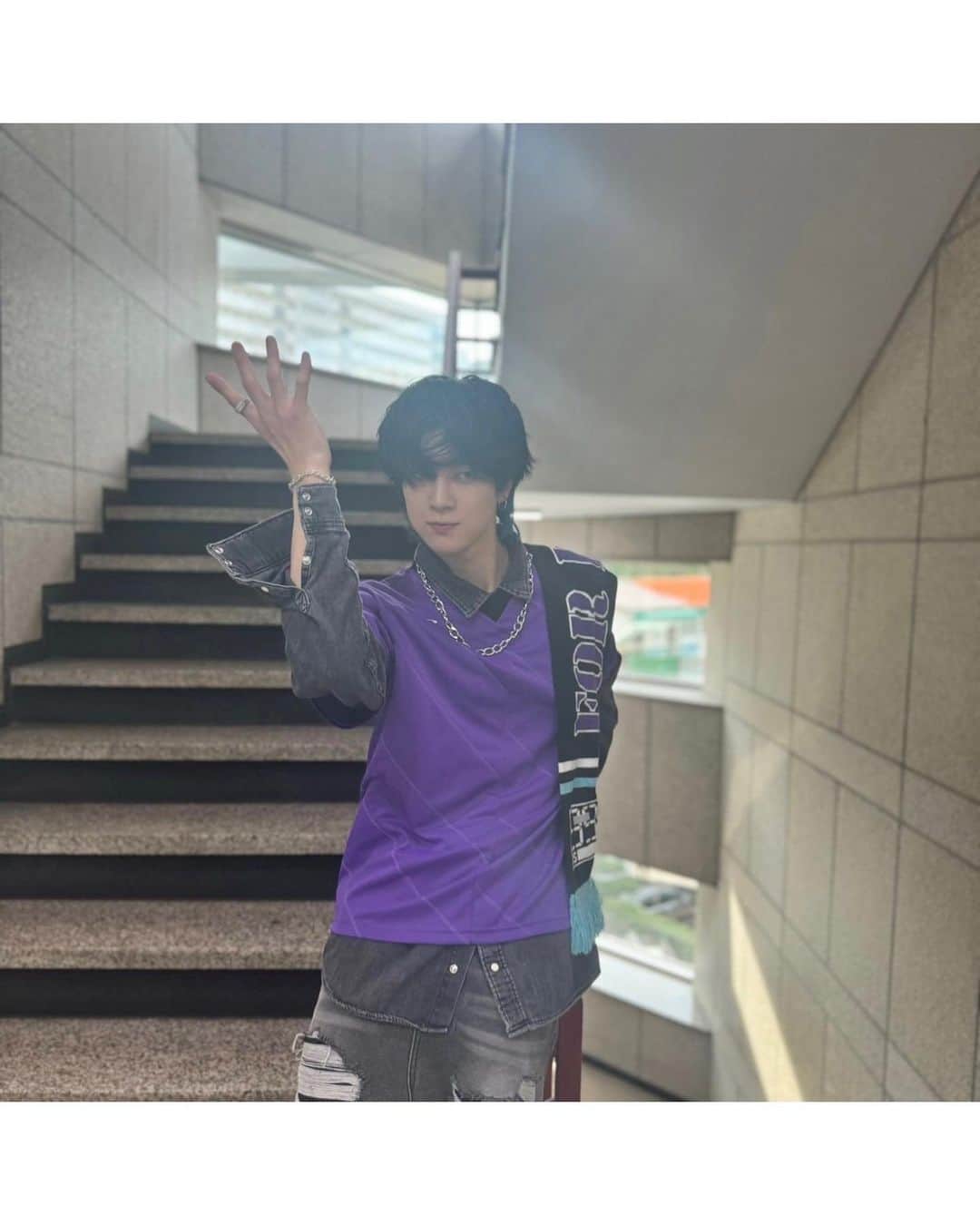 INIさんのインスタグラム写真 - (INIInstagram)「SBS人気歌謡　INKIGAYO に出演させてもらいました！ よく見るこの場所で写真撮ったよー🕺TikTokもここで踊らしてもらったのでみてくれたら嬉しいな🫶  #인기가요 #inkigayo #INI #佐野雄大 #SANOYUDAI #INInstagram」10月23日 17時10分 - official__ini