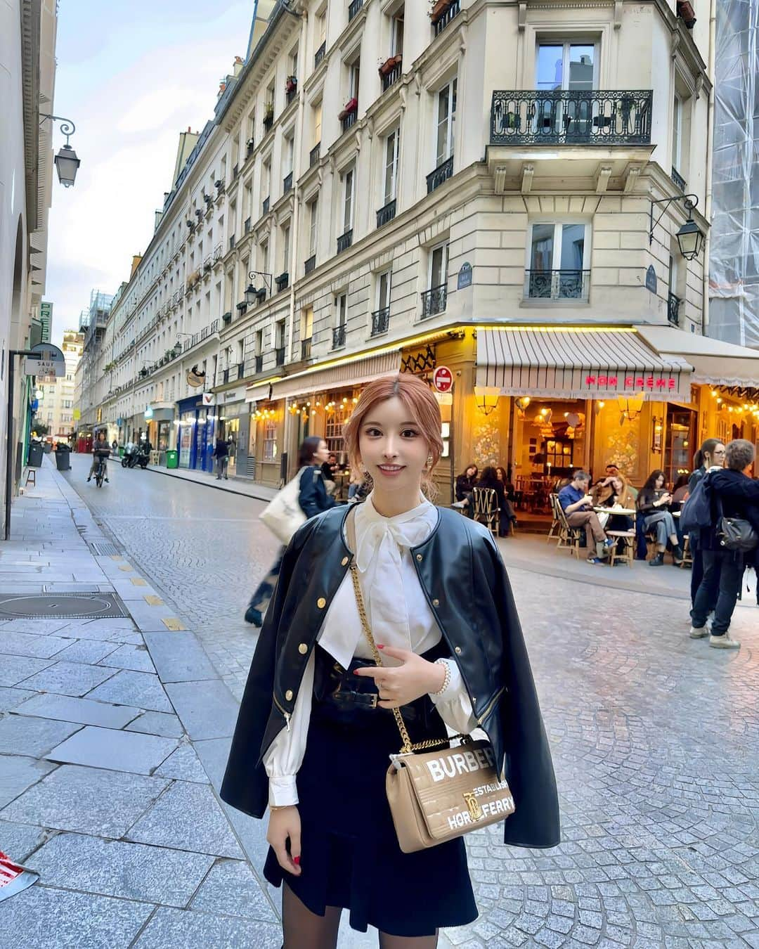 藤咲めいのインスタグラム：「楽しかった🥰🫶🏻  . . #paris #ootd」